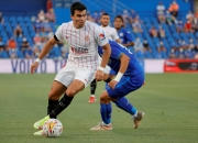 开云体育_塞维利亚主场击败对手，卫冕冠军气势如虹