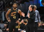 开云平台-包含骑士老将魔术表现神勇，步行者战绩堪忧的词条