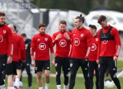 开云体育官方网站-欧预赛比赛争夺激烈，球员士气高涨备战决赛