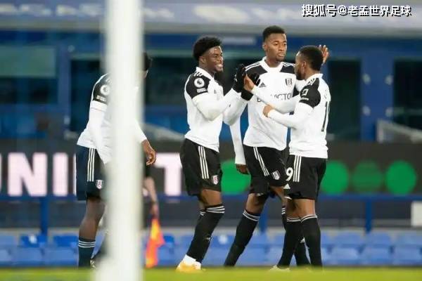 关于狼队遗憾出局，夜郎自大，缺席全球足球决赛半决赛的信息