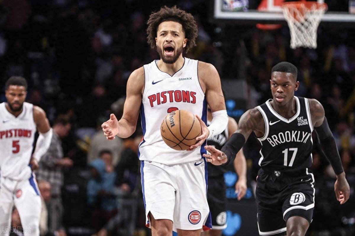 篮网队主场大胜活塞队，稳居东部前四