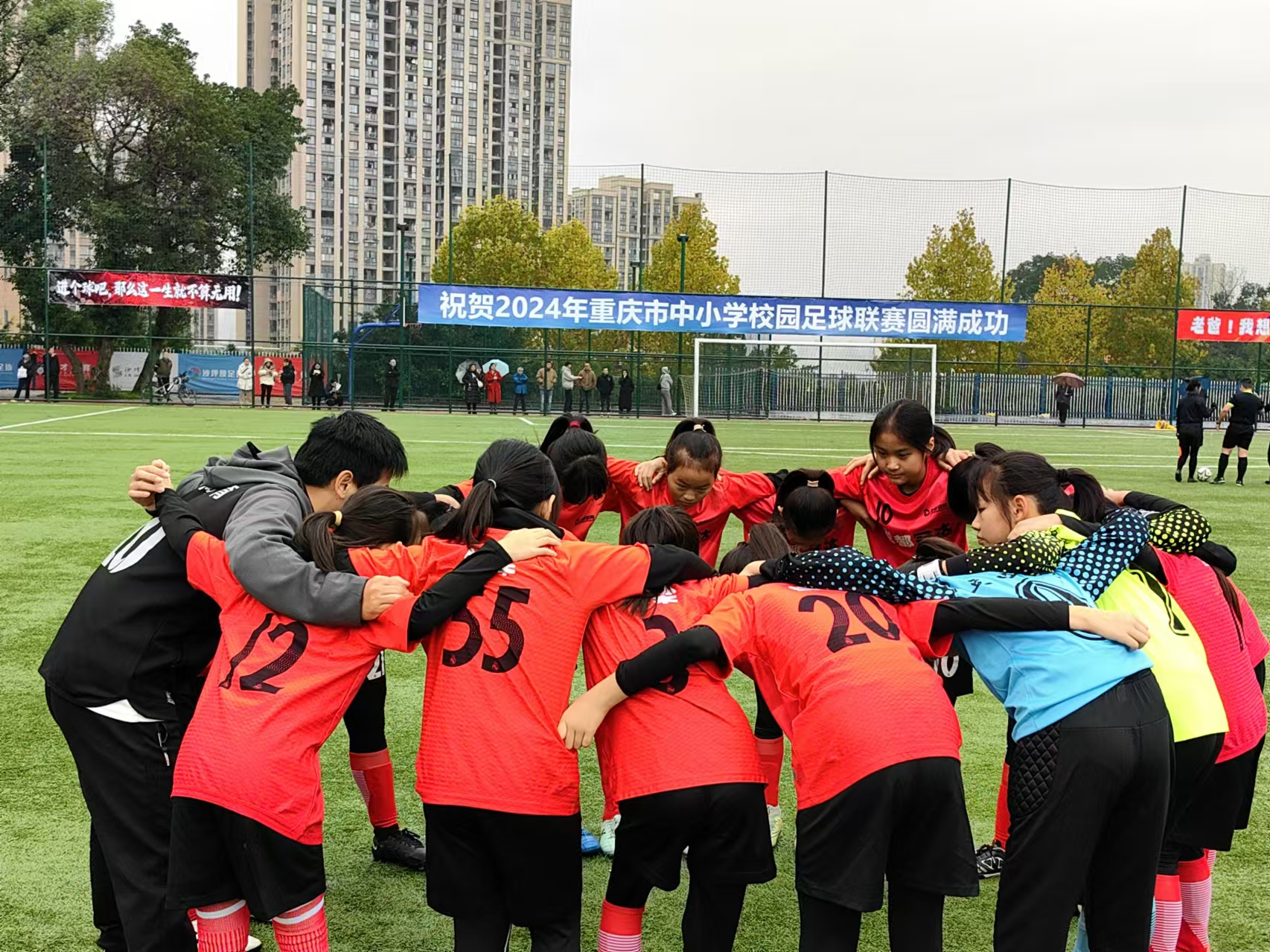 国内足球联赛备战积极有序，教练组化解难题的简单介绍