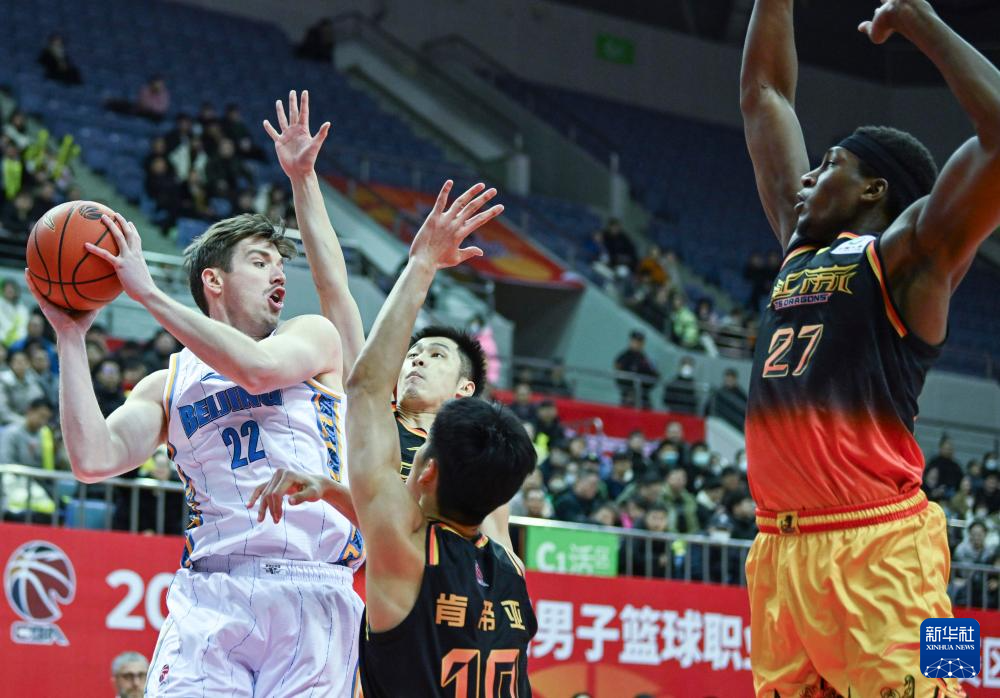 关于北京首钢队在主场击败对手,保持领先优势的信息 关于北京首钢队在主场击败对手,保持领先优势的信息