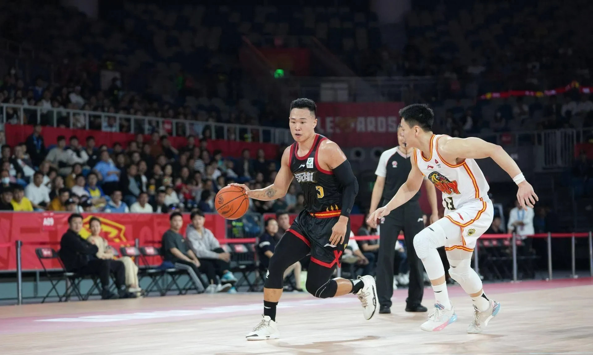 深圳队全力以赴，绝地反击逆转比赛