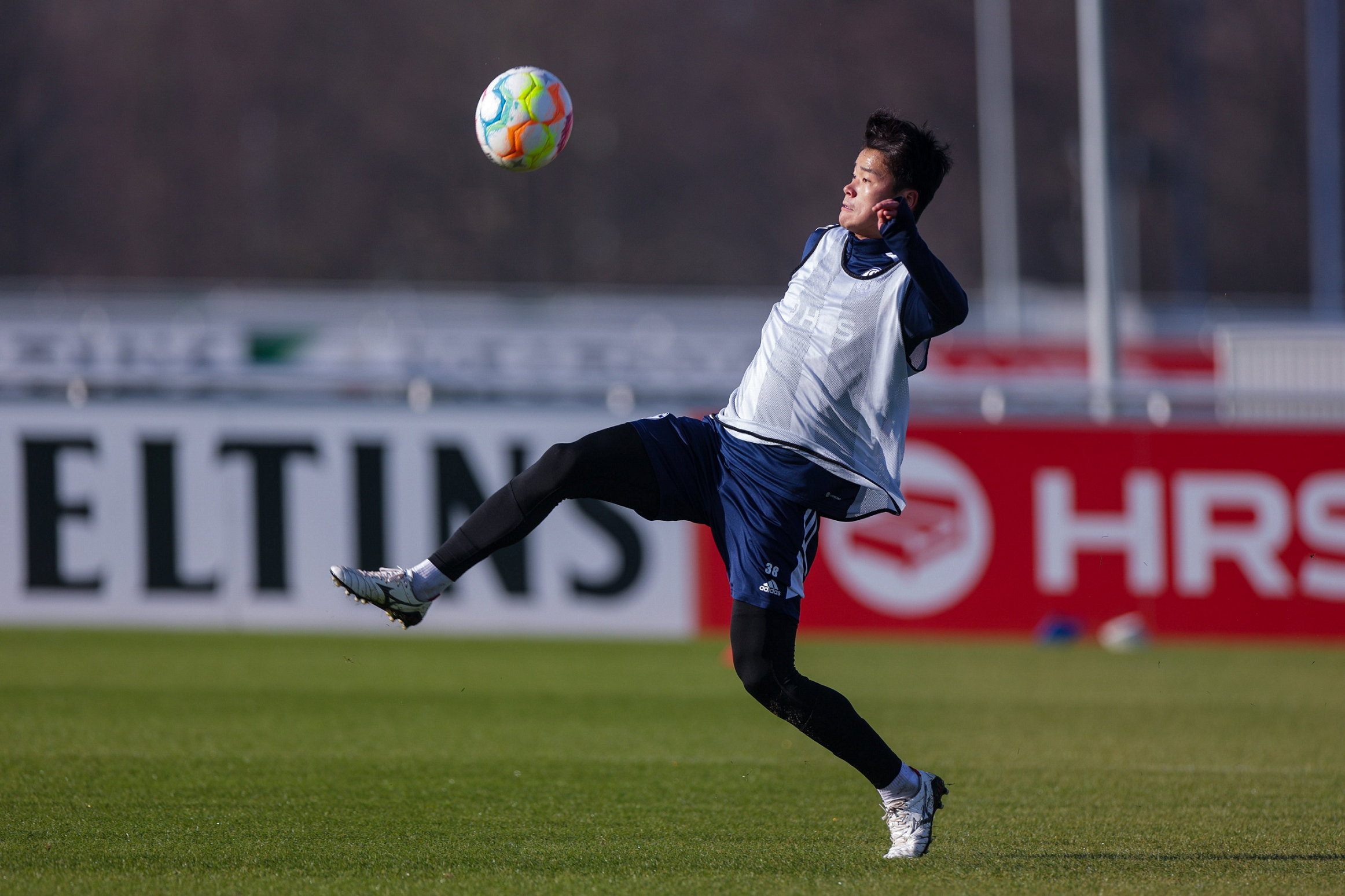 火力全开，攻守转换让对手无法招架的简单介绍