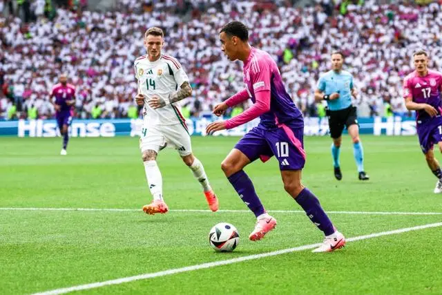 包含匈牙利队客场平局，欧洲杯资格未定的词条