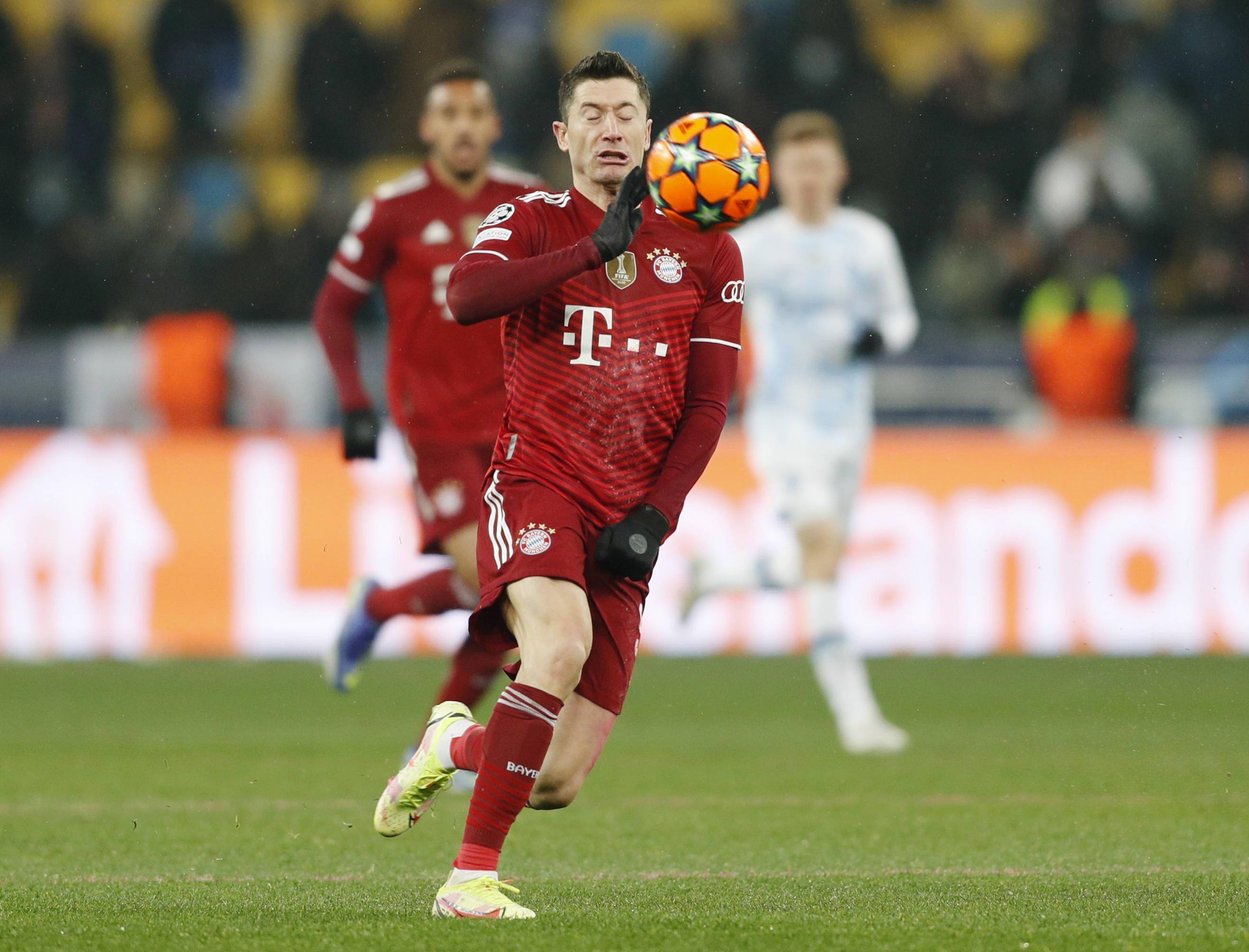 拜仁慕尼黑胜多特蒙德，莱万多夫斯基梅开二度的简单介绍