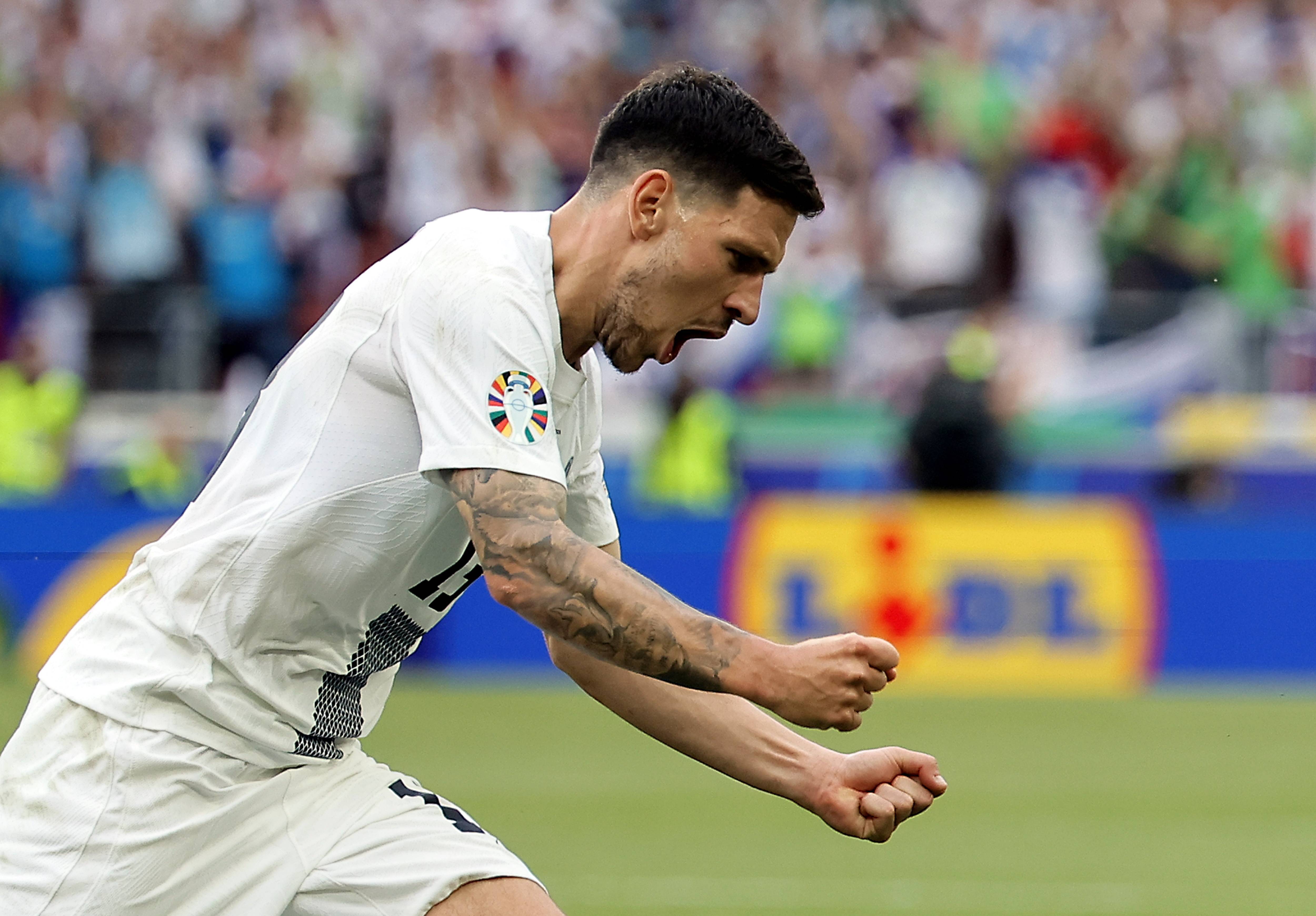 包含斯洛文尼亚队打进欧洲杯预选赛,表现不俗备受好评的词条 包含斯洛文尼亚队打进欧洲杯预选赛,表现不俗备受好评的词条