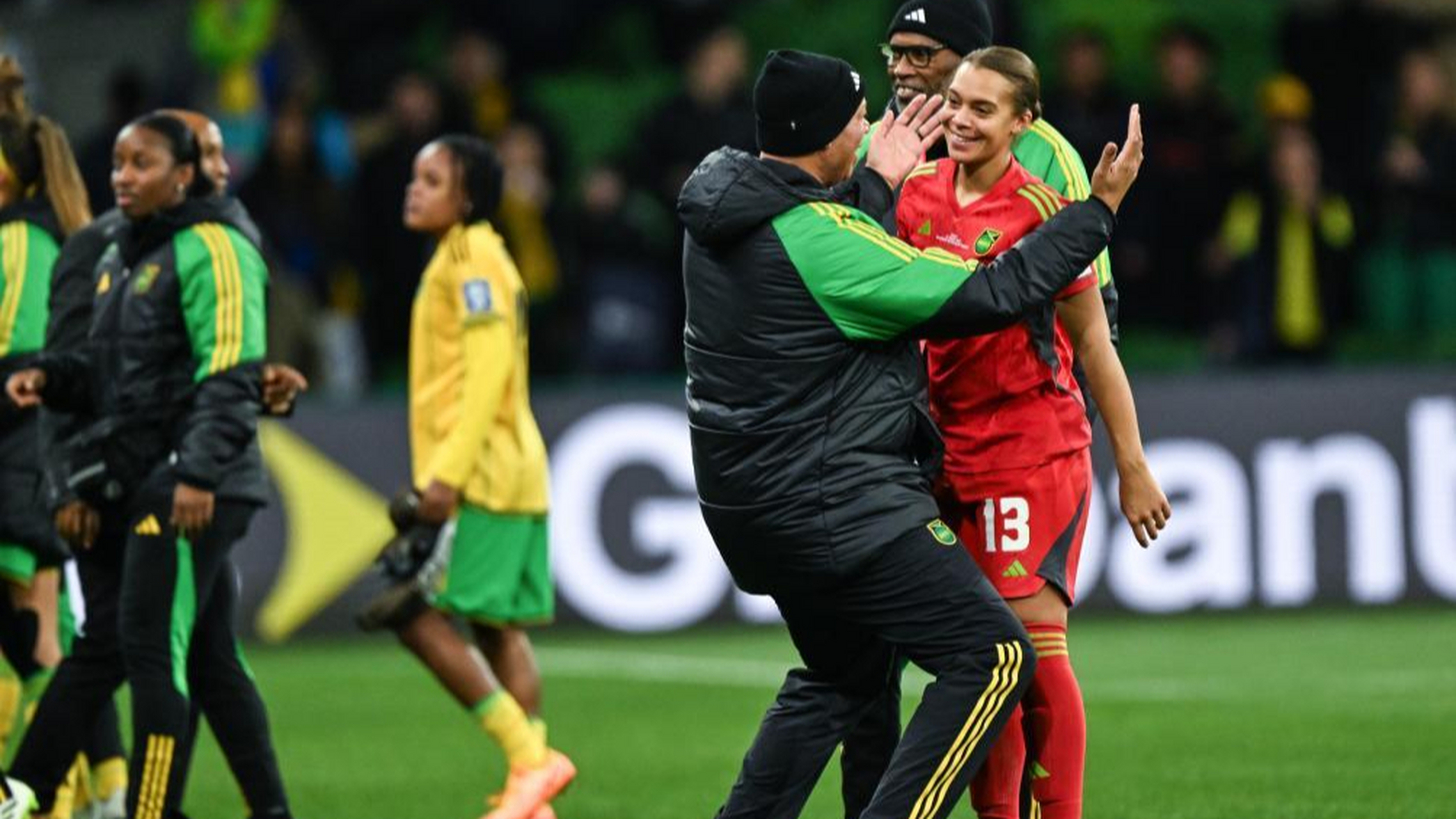 澳大利亚女足击败巴西，锁定女足世界杯四强席位的简单介绍