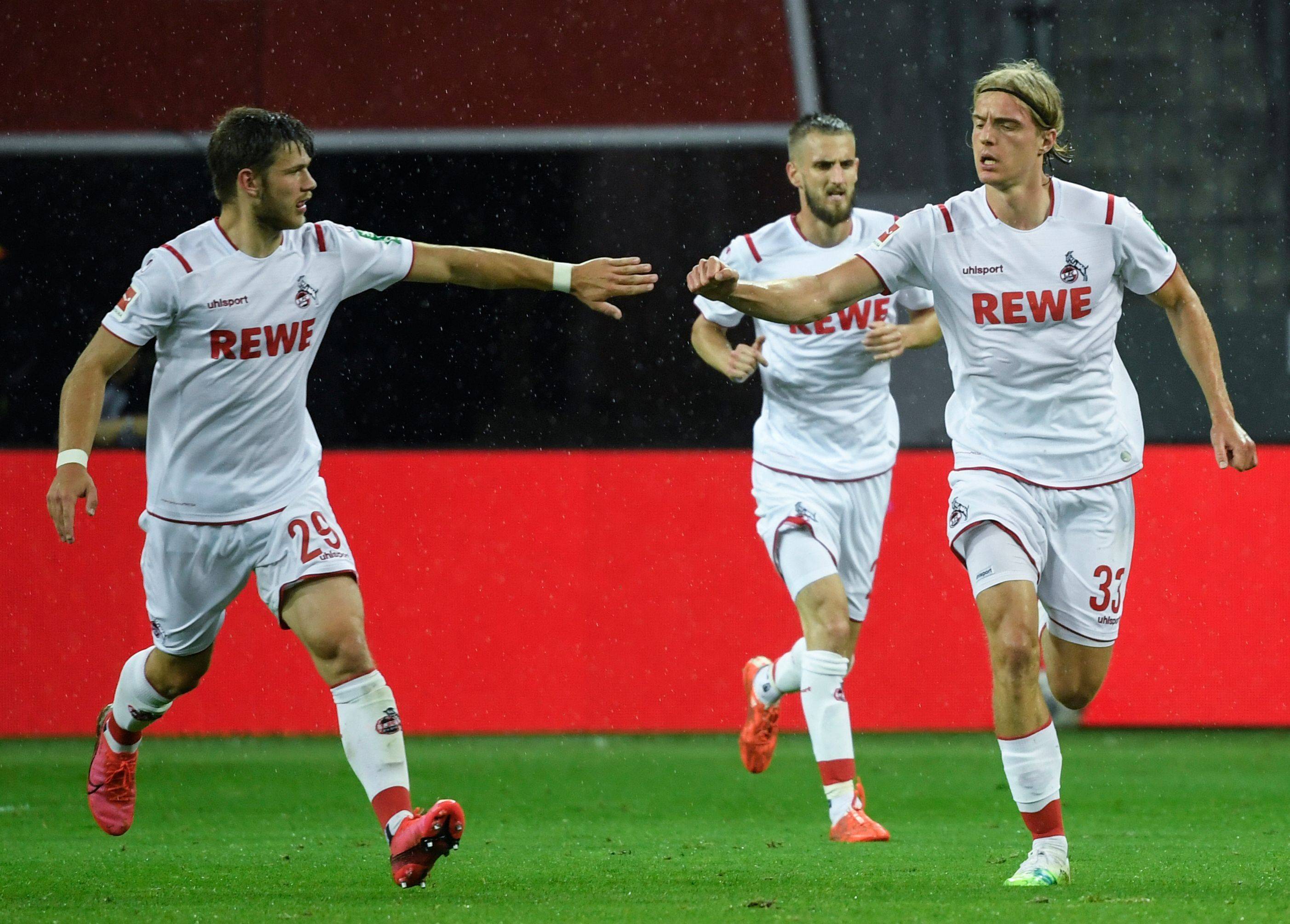 多特蒙德惊险逆转,豪取德甲季军 多特蒙德惊险逆转,豪取德甲季军