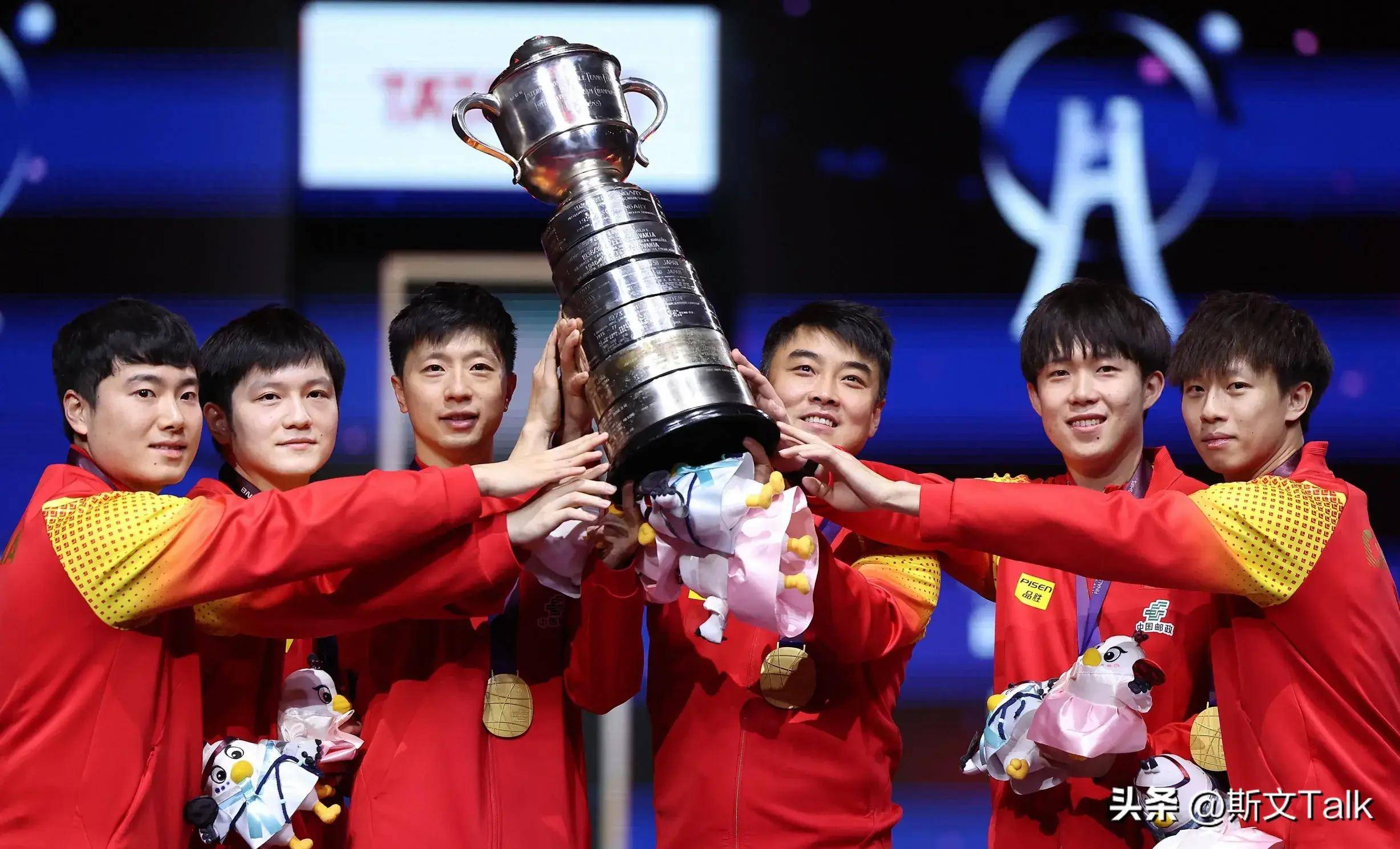 球队合力拼搏荣膺国际比赛亚军 球队合力拼搏荣膺国际比赛亚军