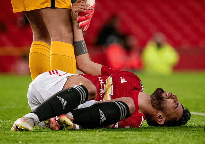 包含富勒姆主场逼平诺维奇，暂时拉开降级区距离的词条