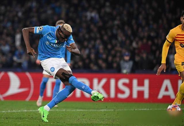 顶级足球联赛激烈角逐，悬念丛生的简单介绍