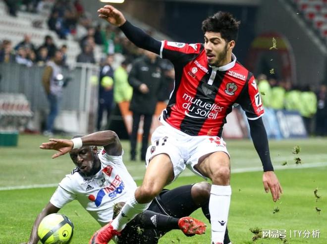 尼斯客场负于巴黎圣日耳曼遭遇两连败 尼斯客场负于巴黎圣日耳曼遭遇两连败
