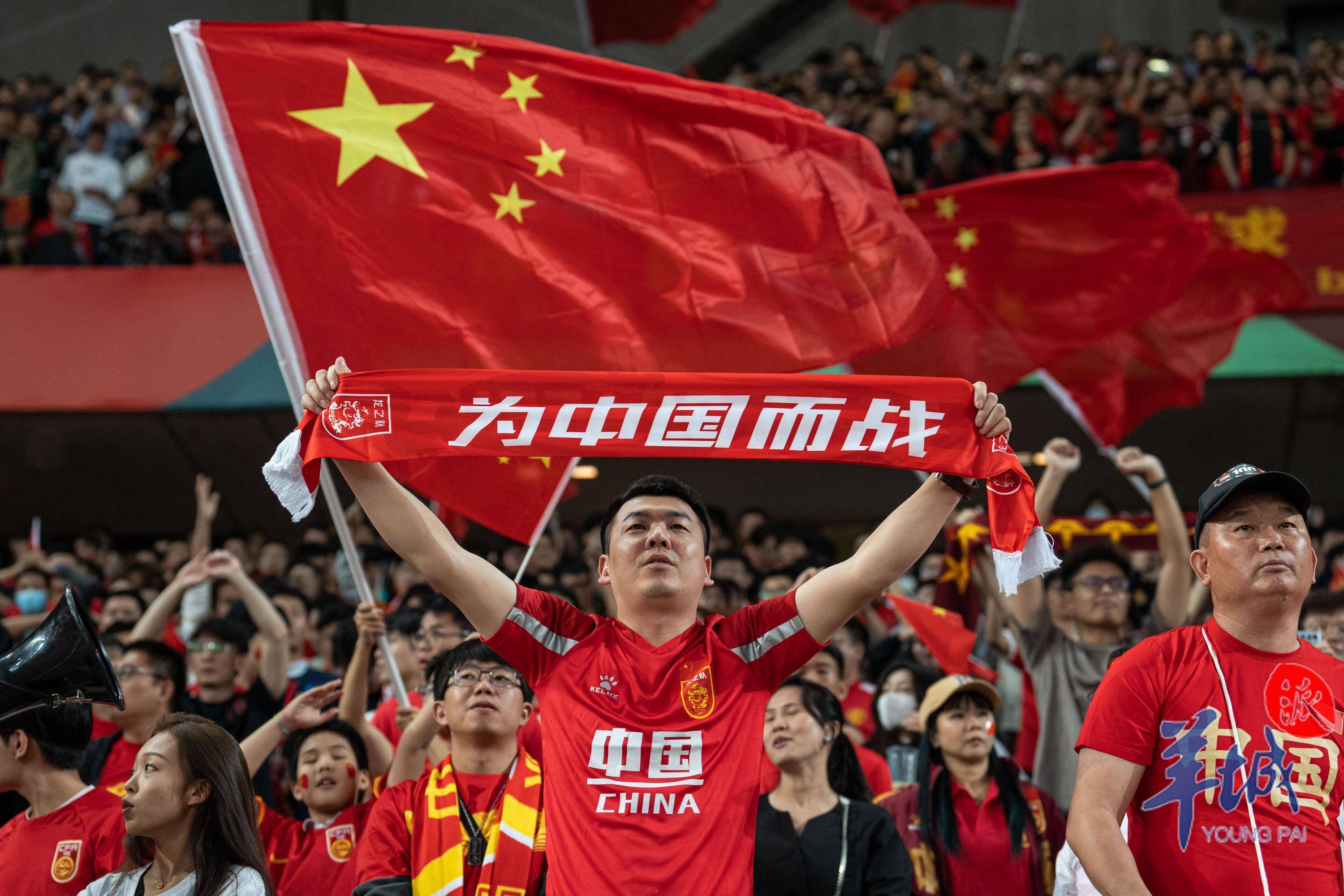 包含光芒四射足球风采非凡,国内顶尖球队勇猛无比的词条 包含光芒四射足球风采非凡,国内顶尖球队勇猛无比的词条