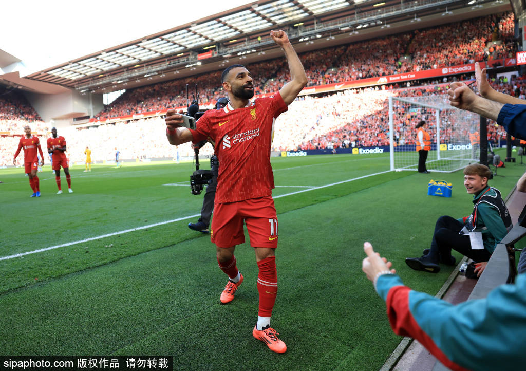 包含利物浦客场告捷，萨拉赫造球成为英超射手王的词条