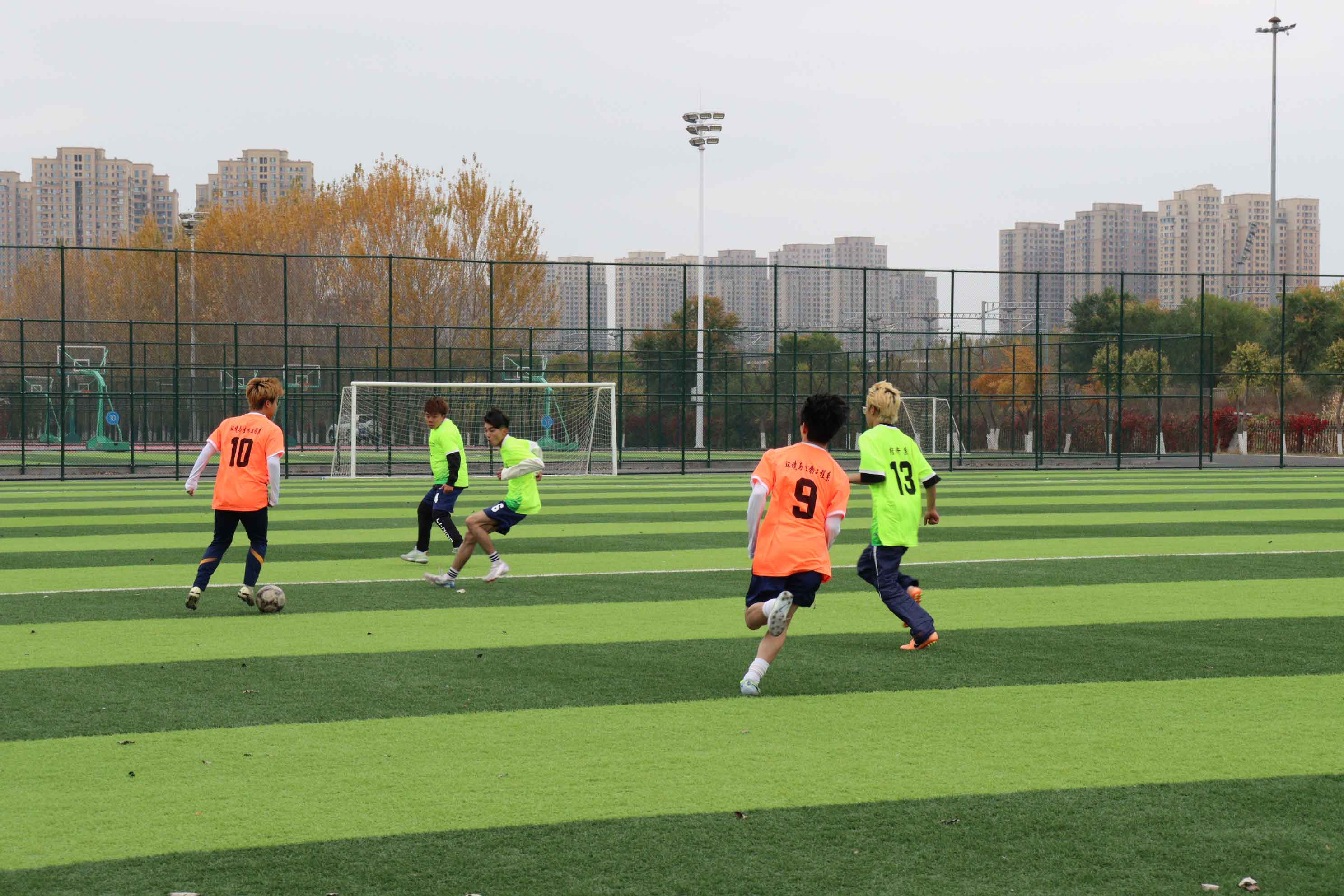 包含球员技术精湛,赛场激烈比拼如火如荼的词条 包含球员技术精湛,赛场激烈比拼如火如荼的词条