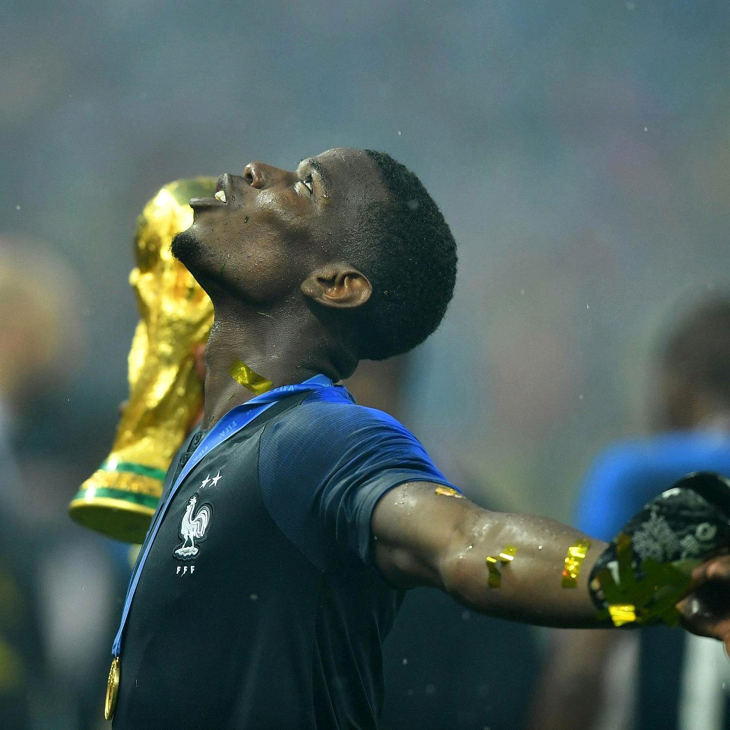 比利时队欧国联比赛表现惊艳，球王博格巴的简单介绍