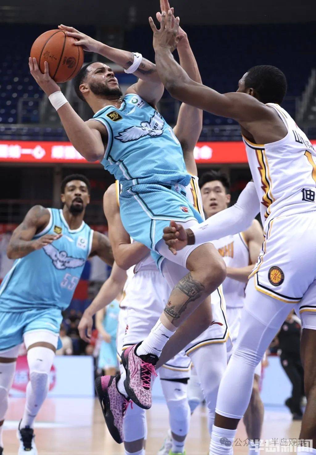 雷恩实力惊人，击败对手轻取胜利