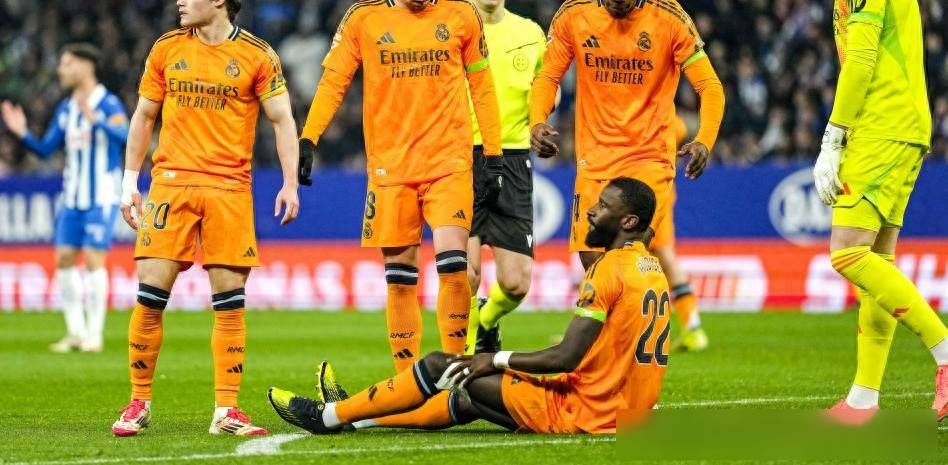 关于皇马客场不敌,防线漏洞被拓的信息 关于皇马客场不敌,防线漏洞被拓的信息