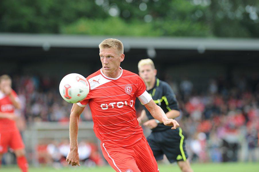 关于胜负两面，杜塞尔多夫球员宣布自由身离队的信息