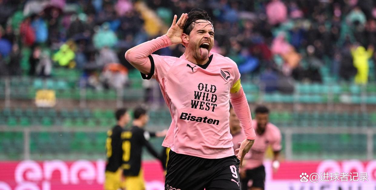 急速传球引领胜利,新星崭露头角的简单介绍 急速传球引领胜利,新星崭露头角的简单介绍