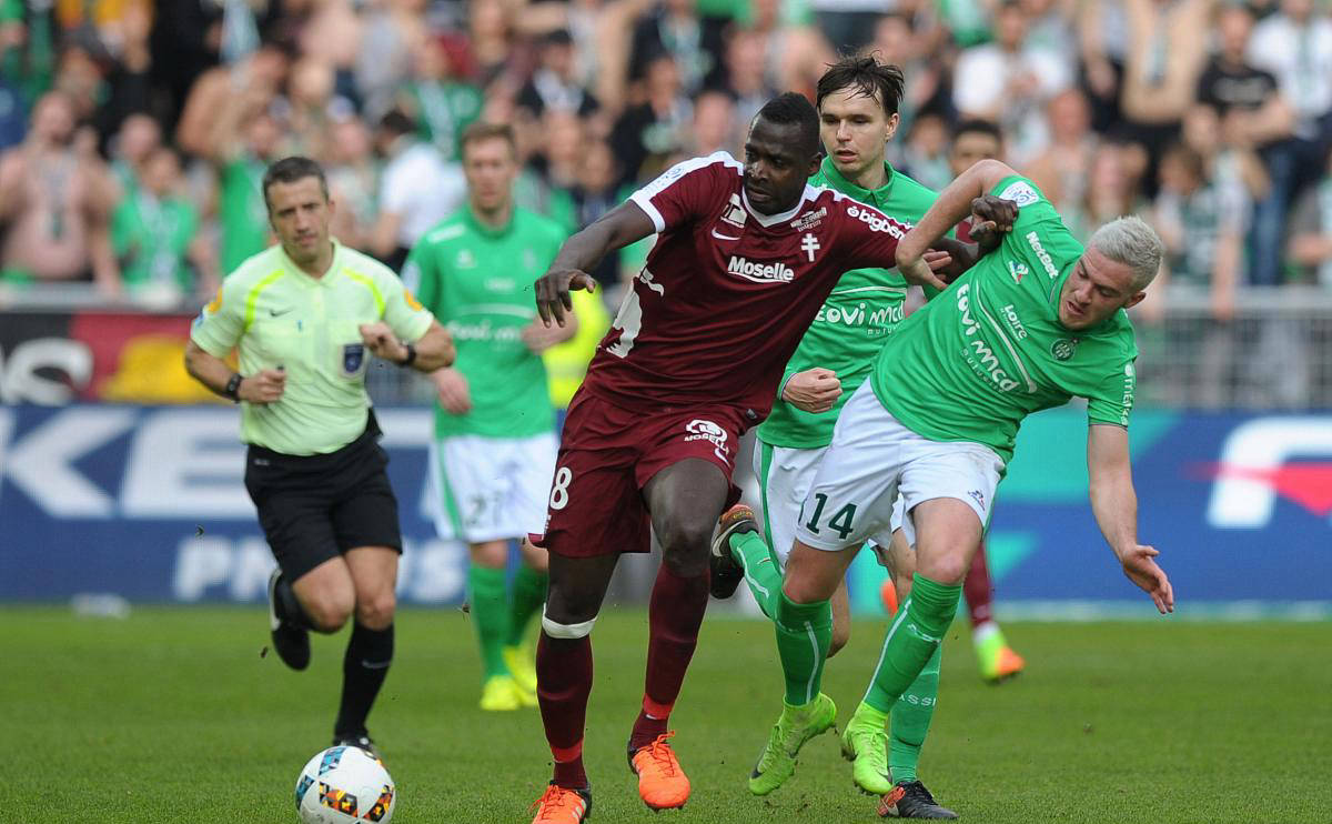 捷克队在比赛中战胜对手