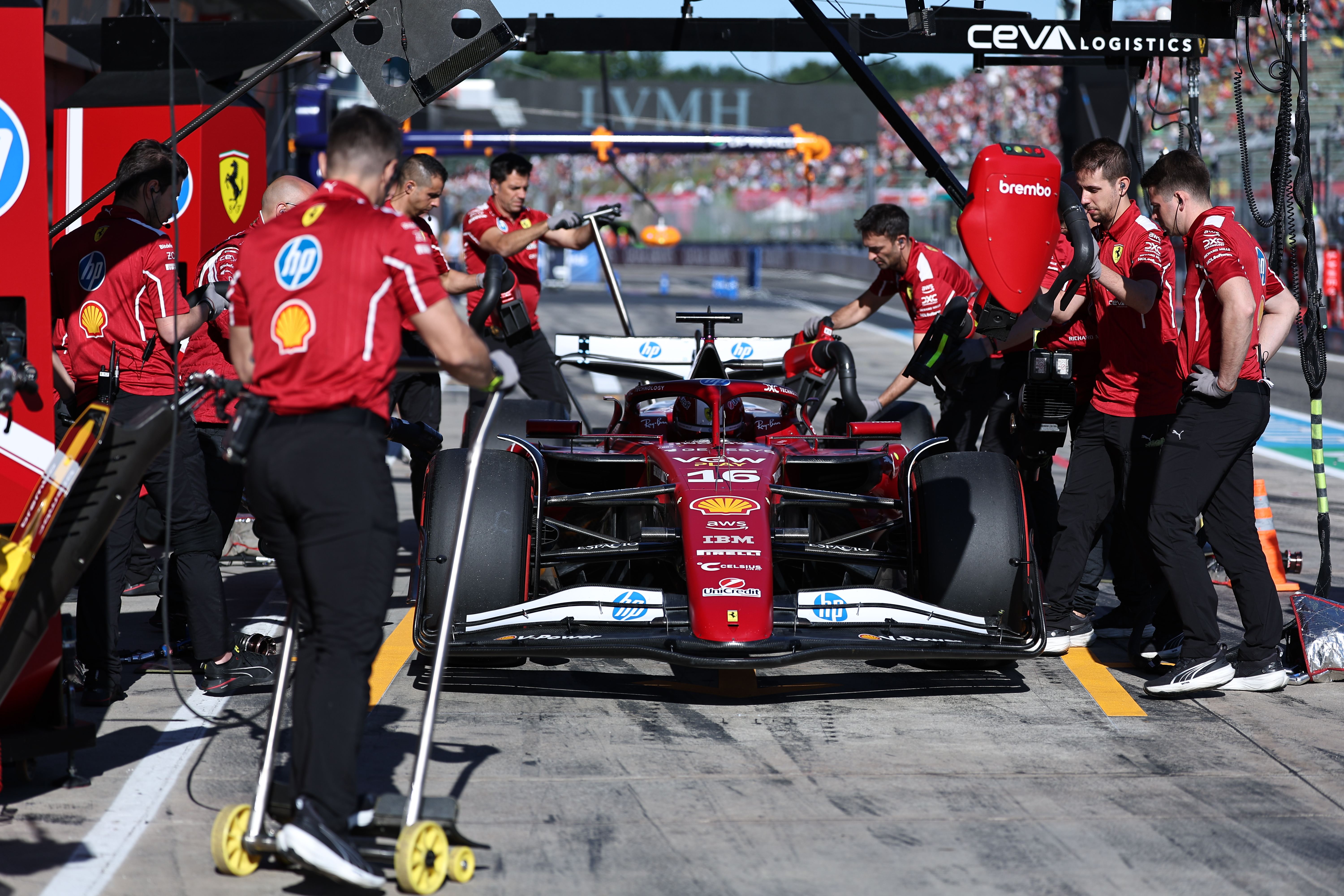 迪拜举行F1赛车比赛,国家队表现遗憾 迪拜举行F1赛车比赛,国家队表现遗憾