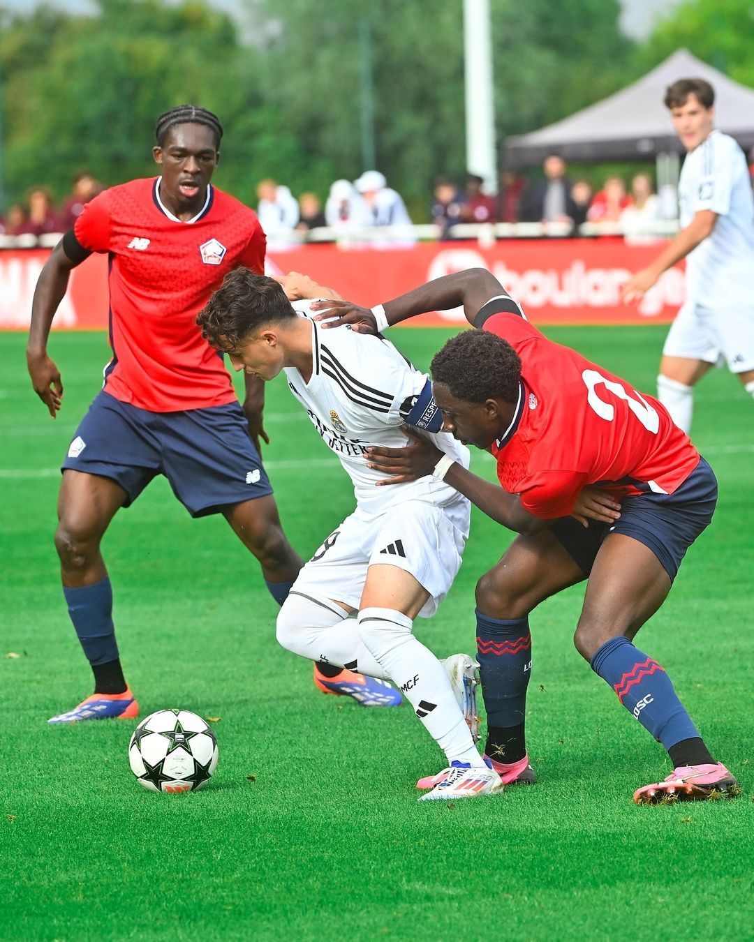 包含里尔取得主场胜利,稳定排名前四的词条 包含里尔取得主场胜利,稳定排名前四的词条