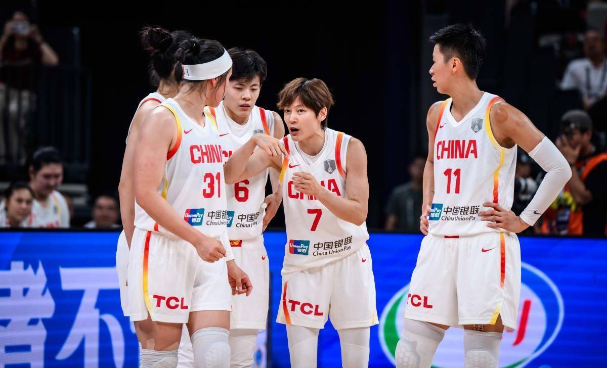 江苏女篮大胜山东队，取得领先优势