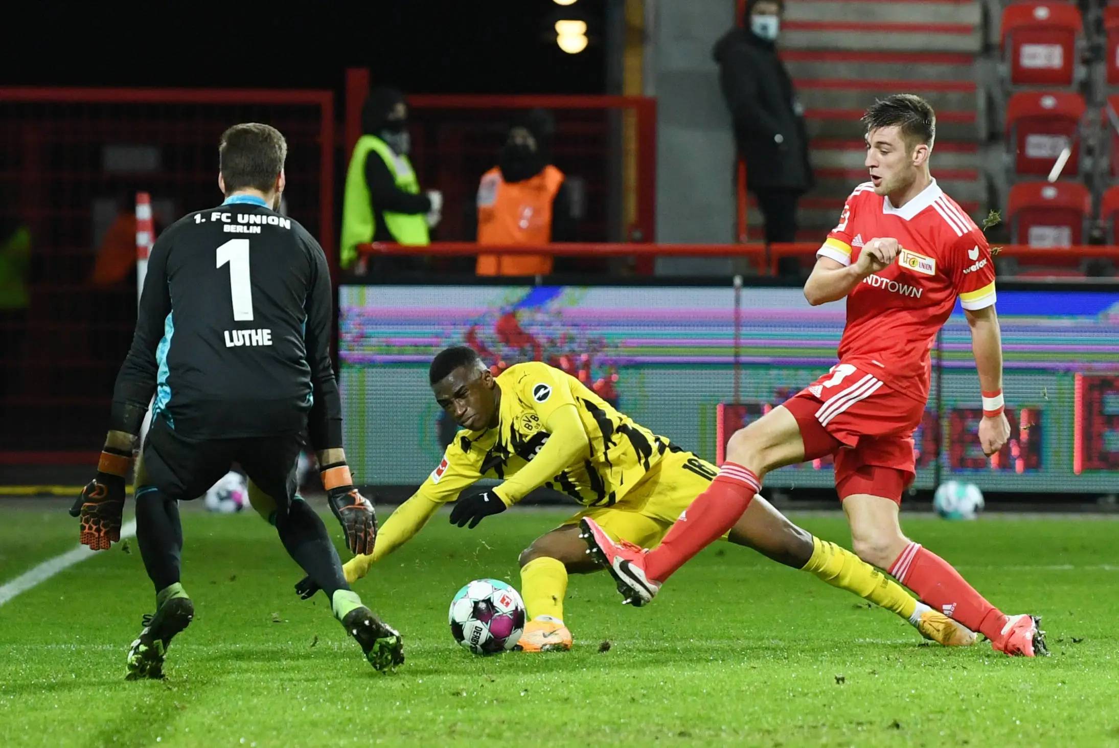 多特蒙德客场输给汉堡,实现反超 多特蒙德客场输给汉堡,实现反超