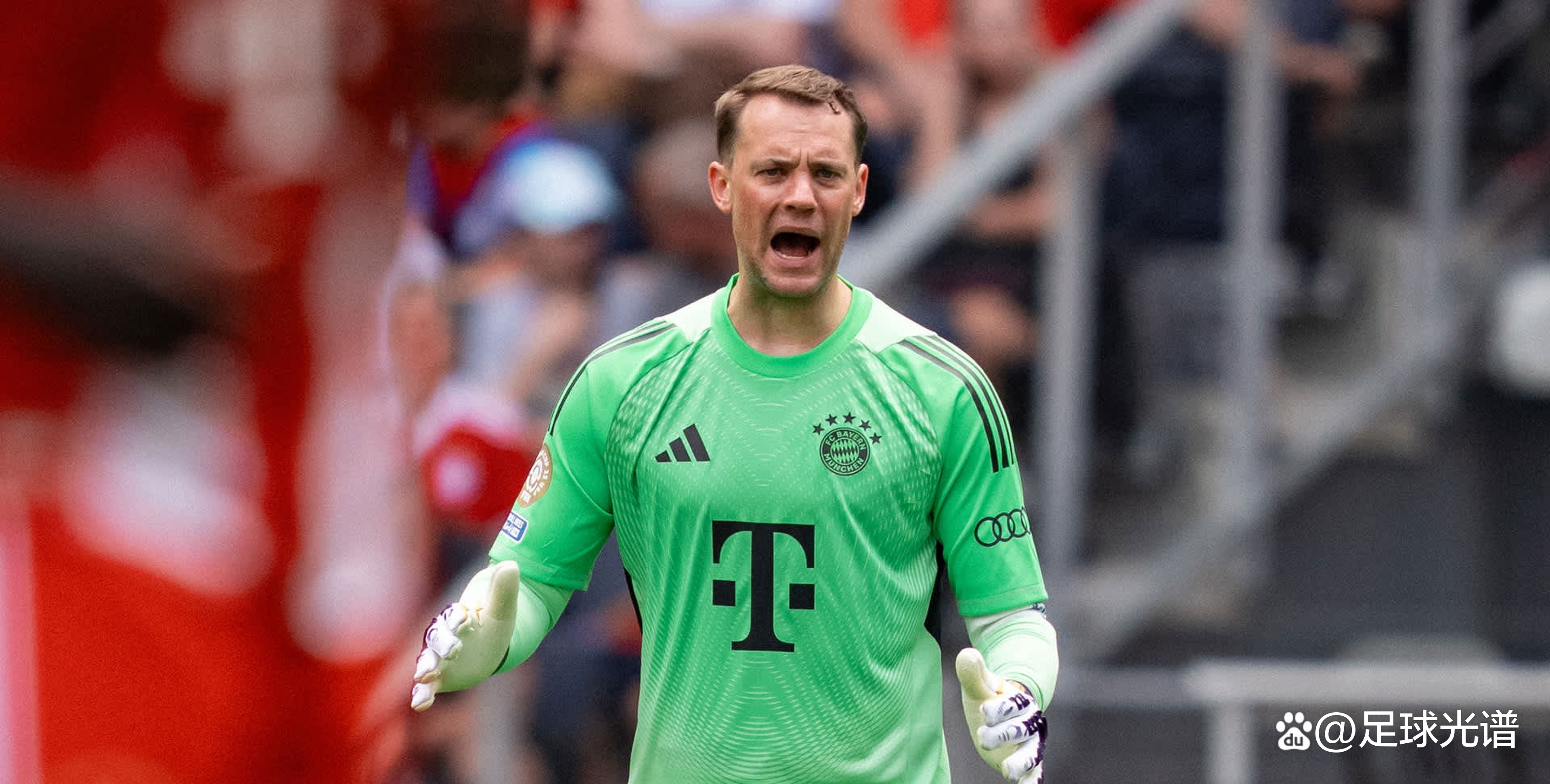 诺伊尔扑出点球后球队成功逆袭