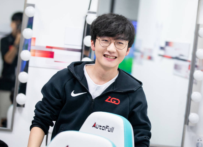 FLY轻取RNG,Peanut打出惊人五杀小组赛2:1(上海) FLY轻取RNG,Peanut打出惊人五杀小组赛2:1(上海)