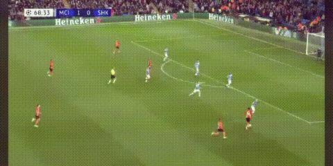 欧冠资格赛陷入紧张,实力强队争夺晋级门票 欧冠资格赛陷入紧张,实力强队争夺晋级门票