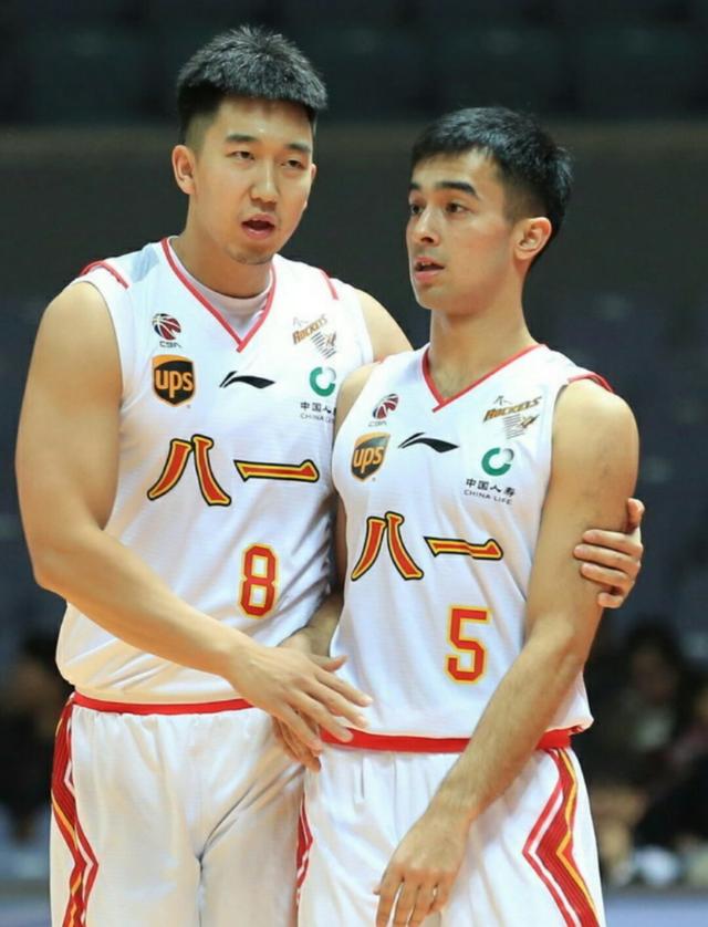 包含夺冠热门齐聚，谁将脱颖而出的词条