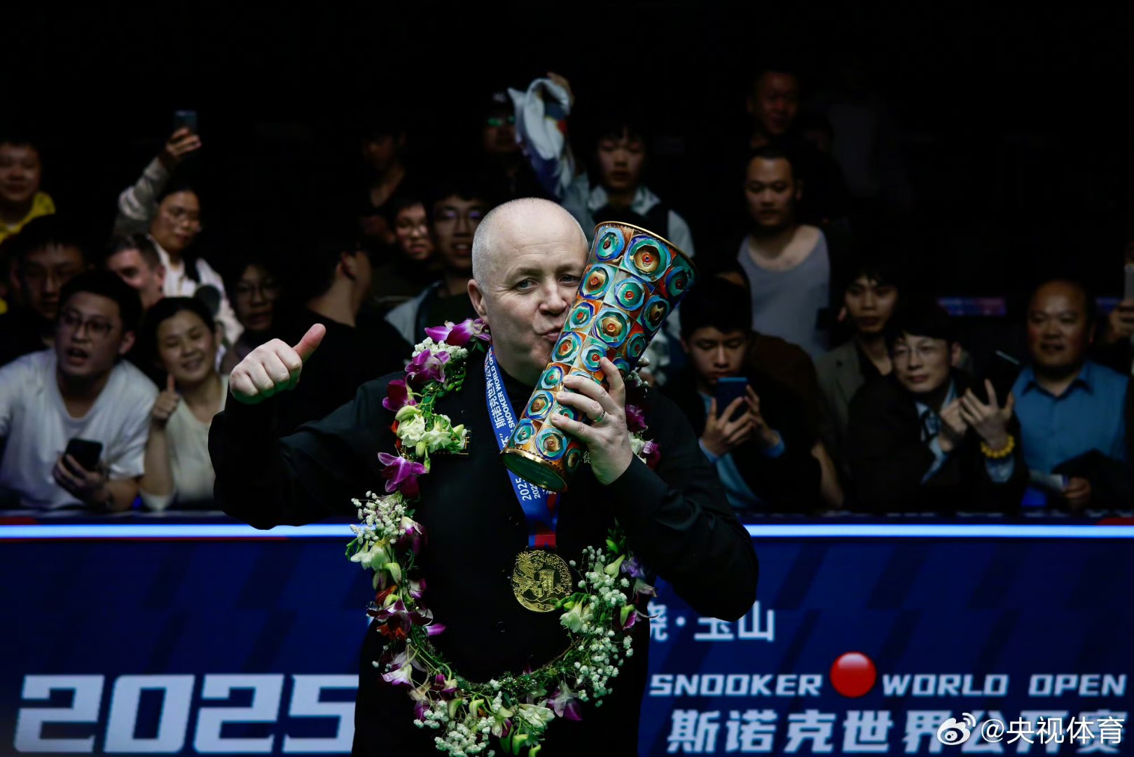 斯洛伐克新星登上领奖台,勇夺金牌 斯洛伐克新星登上领奖台,勇夺金牌