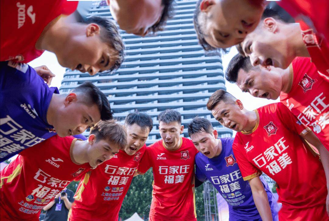 国内足球联赛再掀热潮，球员精彩表现