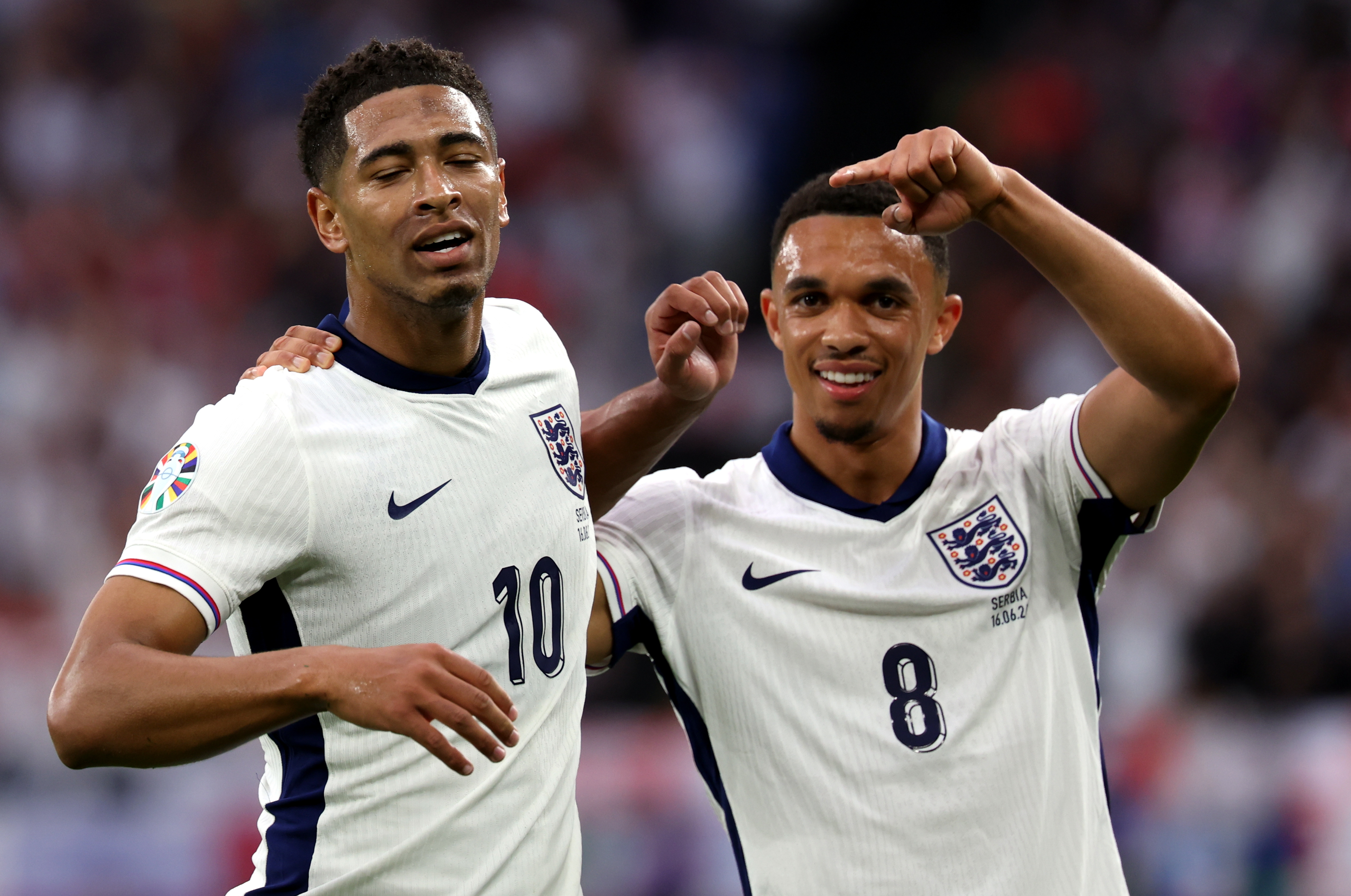 阿尔及利亚足球队迎战强劲国际对手 阿尔及利亚足球队迎战强劲国际对手