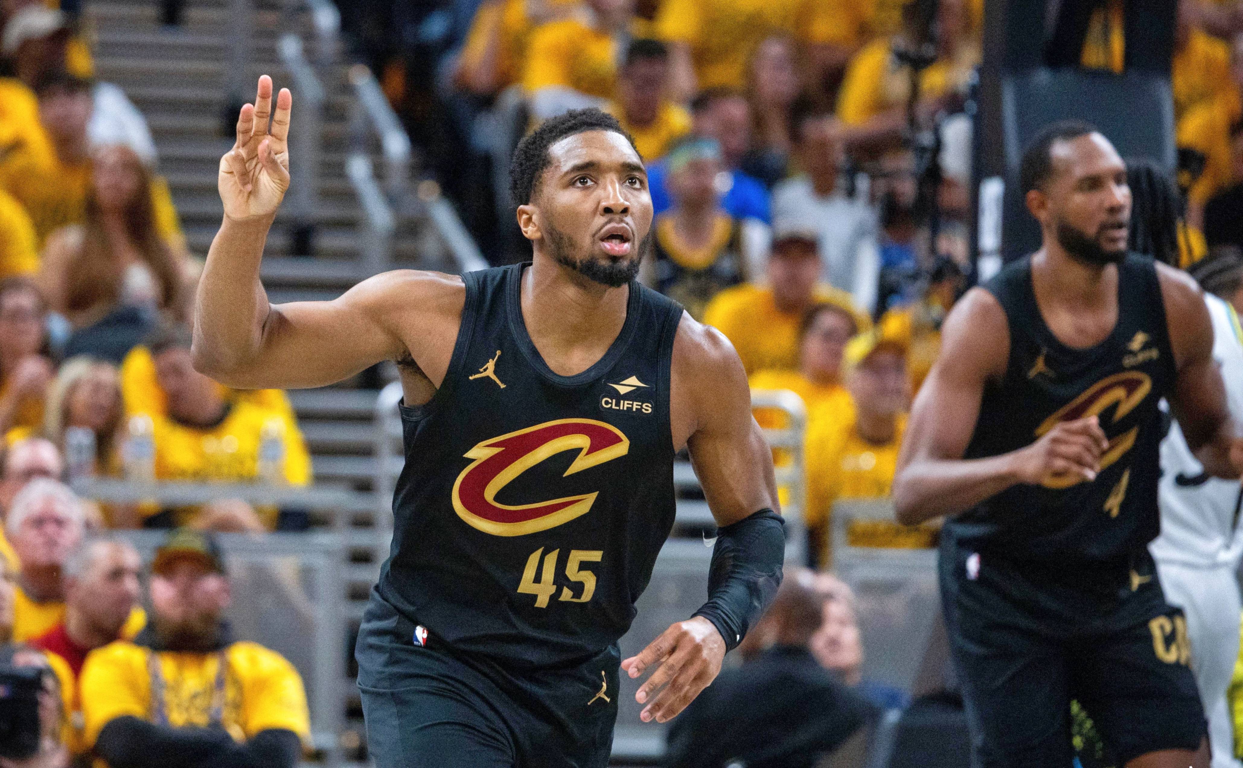 关于独行侠爆冷步行者,米切尔统治全场的信息 关于独行侠爆冷步行者,米切尔统治全场的信息