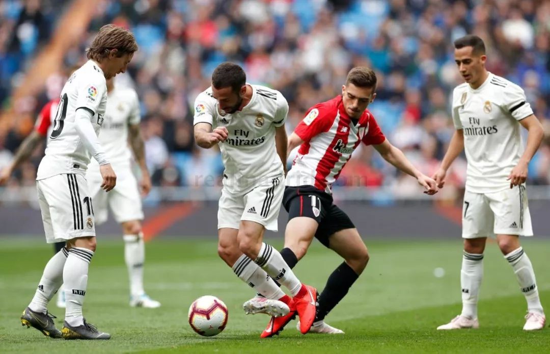 包含多特蒙德血洗秘鲁,本泽马完成帽子戏法的词条 包含多特蒙德血洗秘鲁,本泽马完成帽子戏法的词条