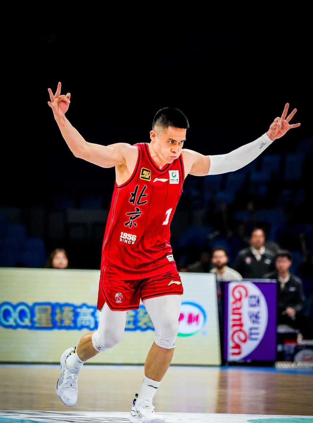 关于76人险胜山西队,张镇麟统治全场的信息 关于76人险胜山西队,张镇麟统治全场的信息